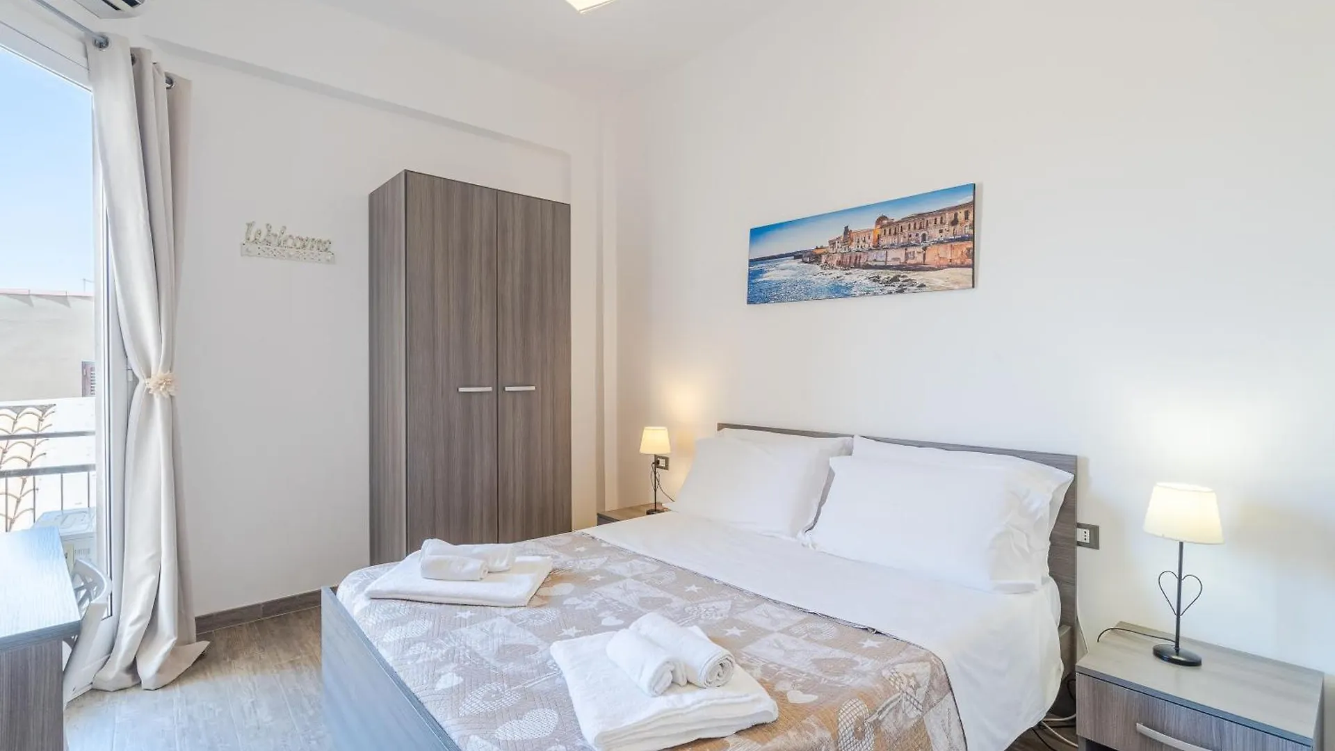 Cavour Rooms Συρακούσες 3*,